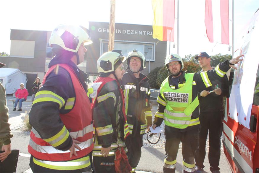 Rettung aus dem zweiten Stock des Marianum-Gebäudes in Steinberg