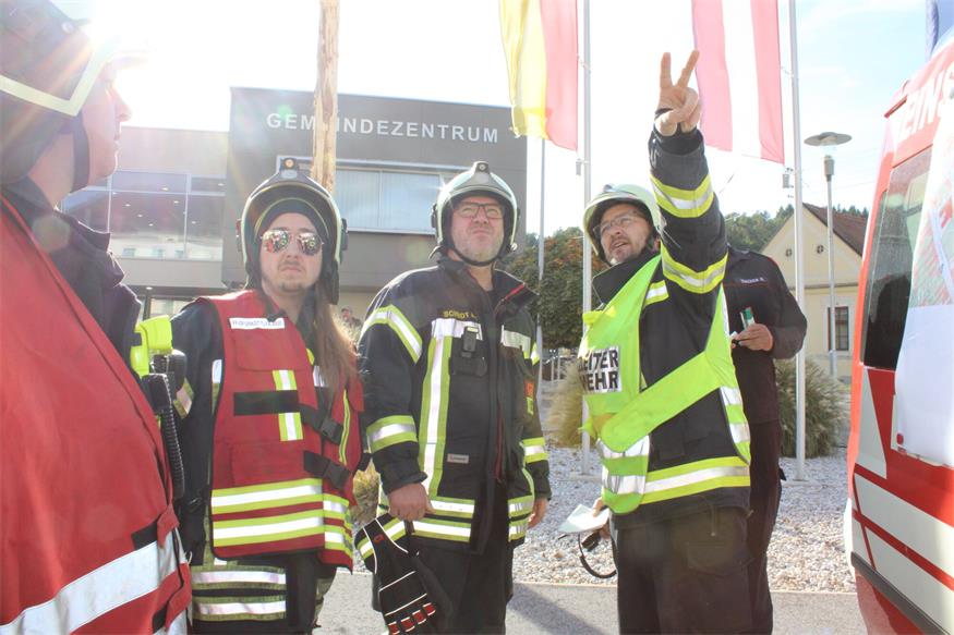 Rettung aus dem zweiten Stock des Marianum-Gebäudes in Steinberg