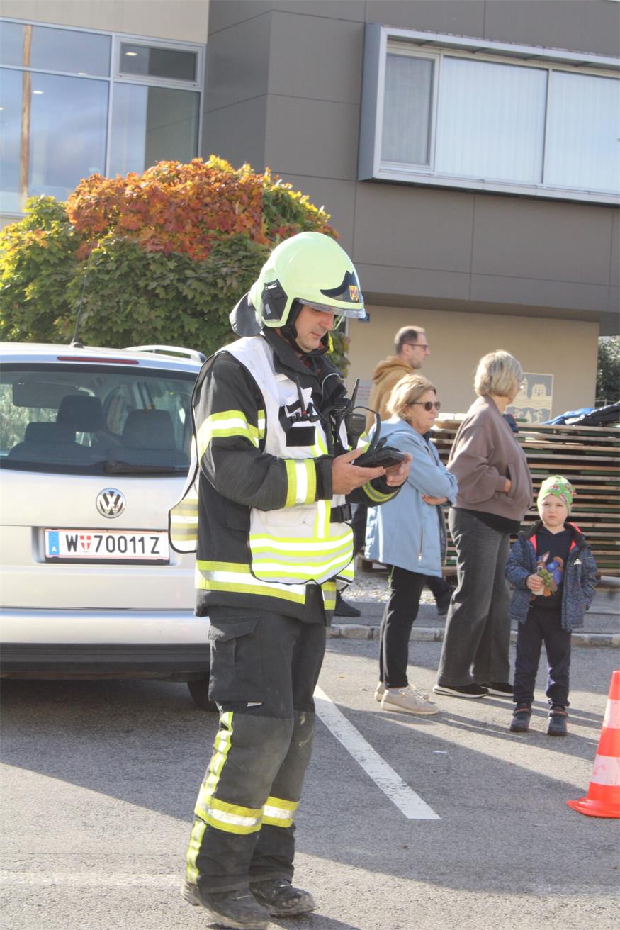 Rettung aus dem zweiten Stock des Marianum-Gebäudes in Steinberg