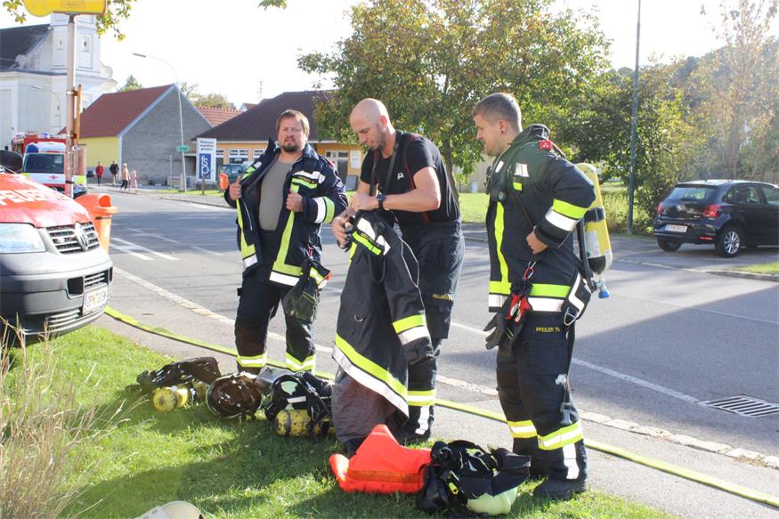 Rettung aus dem zweiten Stock des Marianum-Gebäudes in Steinberg