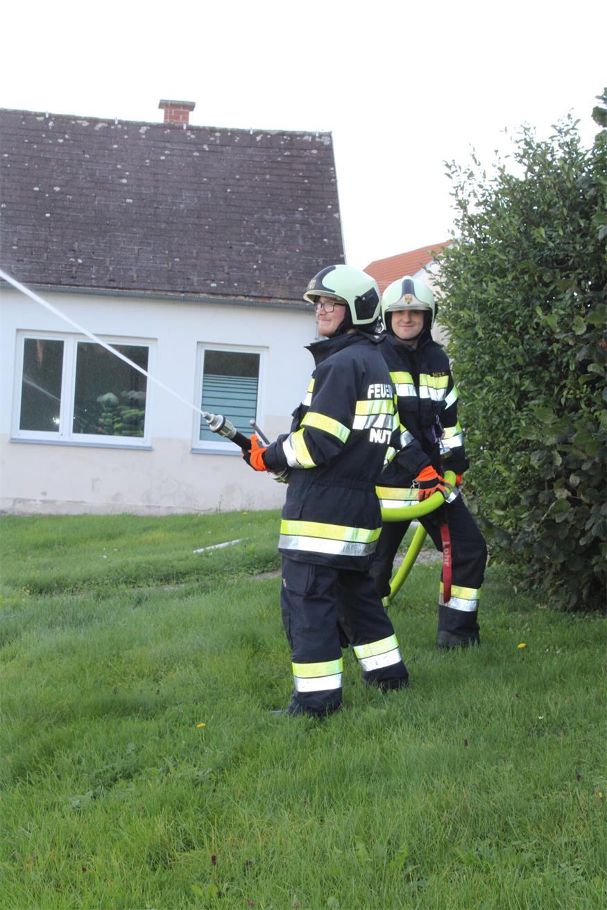 Rettung aus dem zweiten Stock des Marianum-Gebäudes in Steinberg