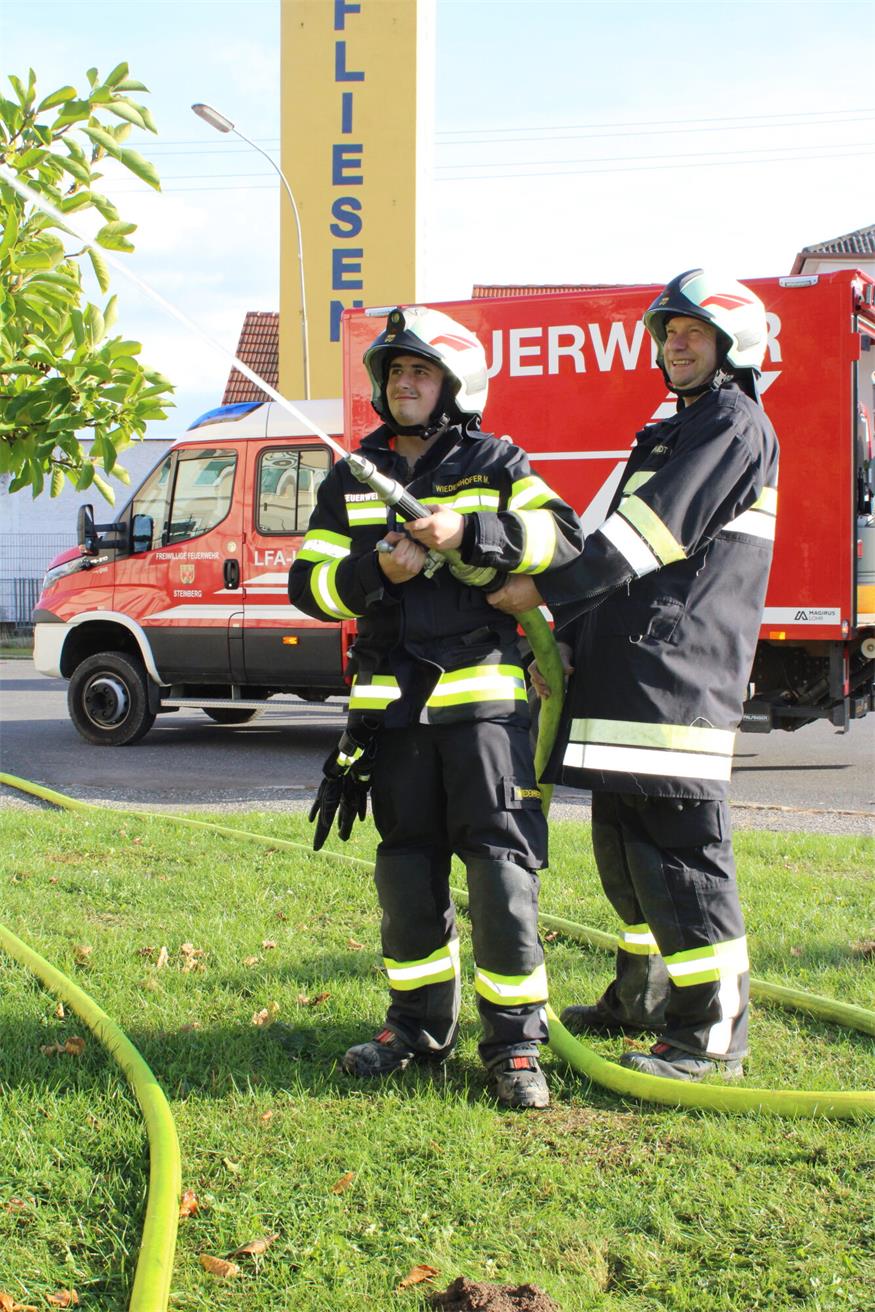 Rettung aus dem zweiten Stock des Marianum-Gebäudes in Steinberg