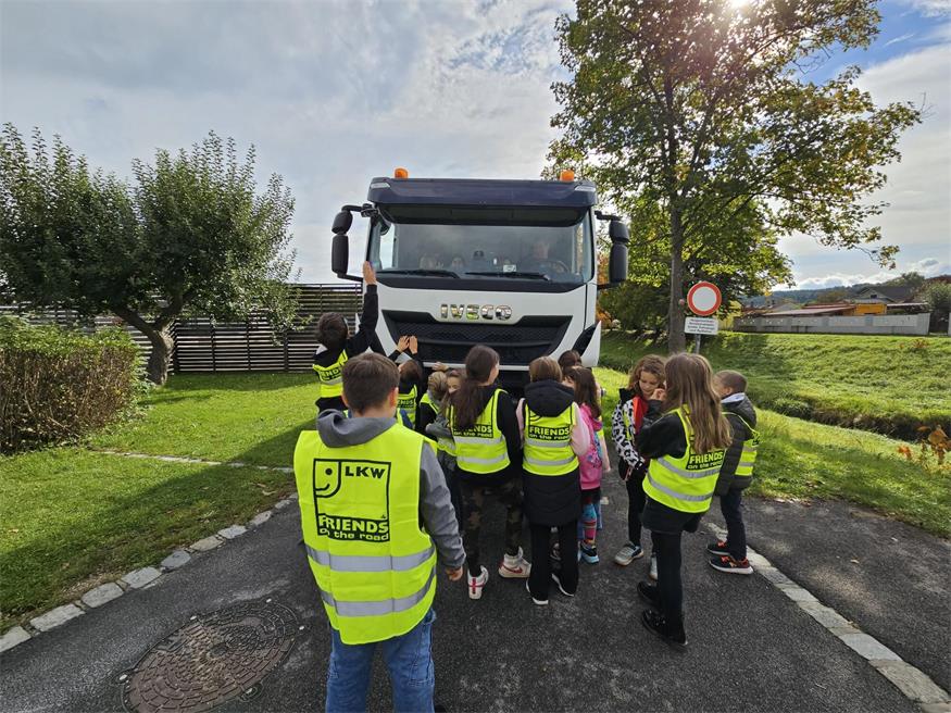 Unterrabnitzer Volksschüler erhielten Einblick in Transportwirtschaft