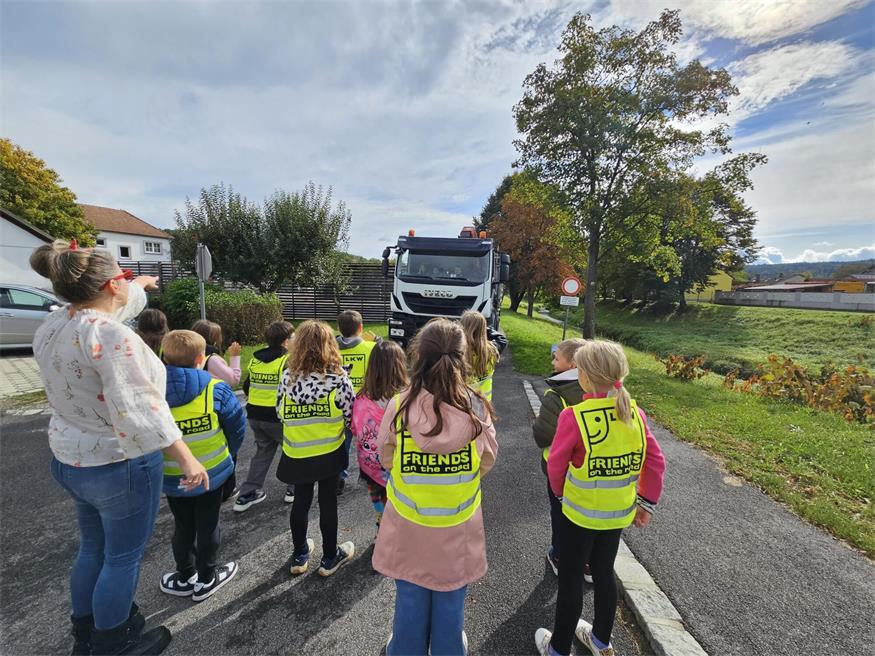 Unterrabnitzer Volksschüler erhielten Einblick in Transportwirtschaft