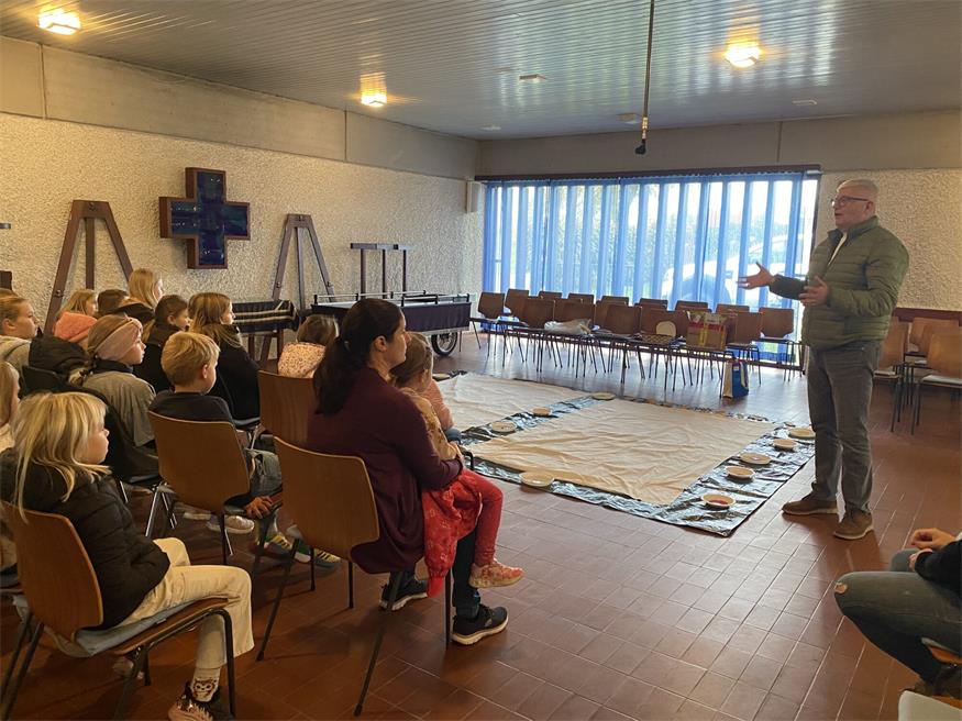 Kinder gestalten Verabschiedungstücher für das Krankenhaus Kittsee