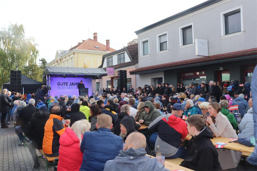 „Gute Jahre nur mit uns“-Tour mit Herbert Kickl hielt in Neudörfl