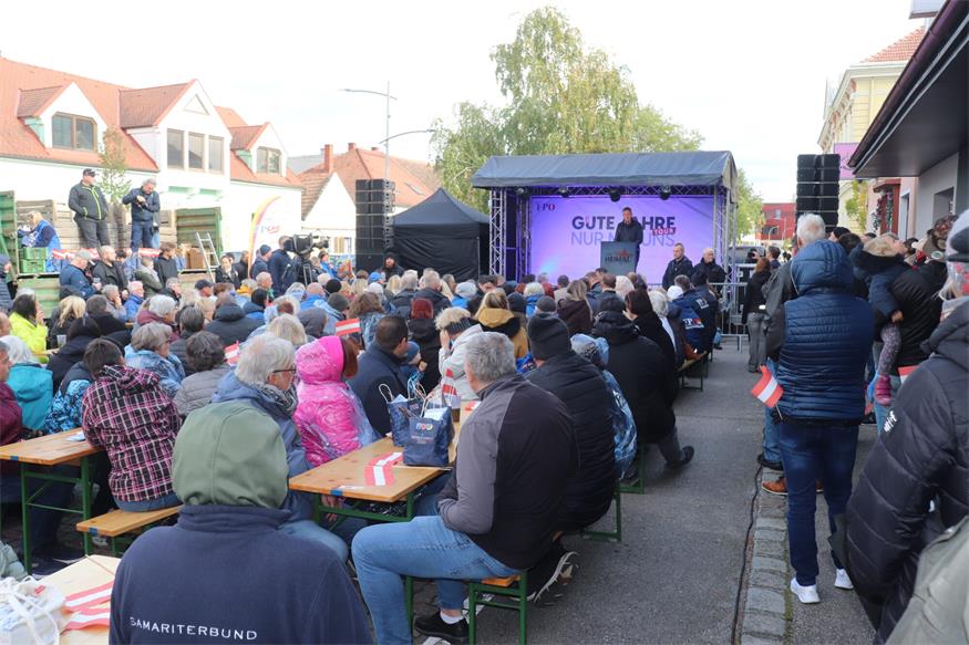 „Gute Jahre nur mit uns“-Tour mit Herbert Kickl hielt in Neudörfl