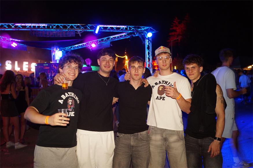 SLESS Beachparty bot Partystimmung pur