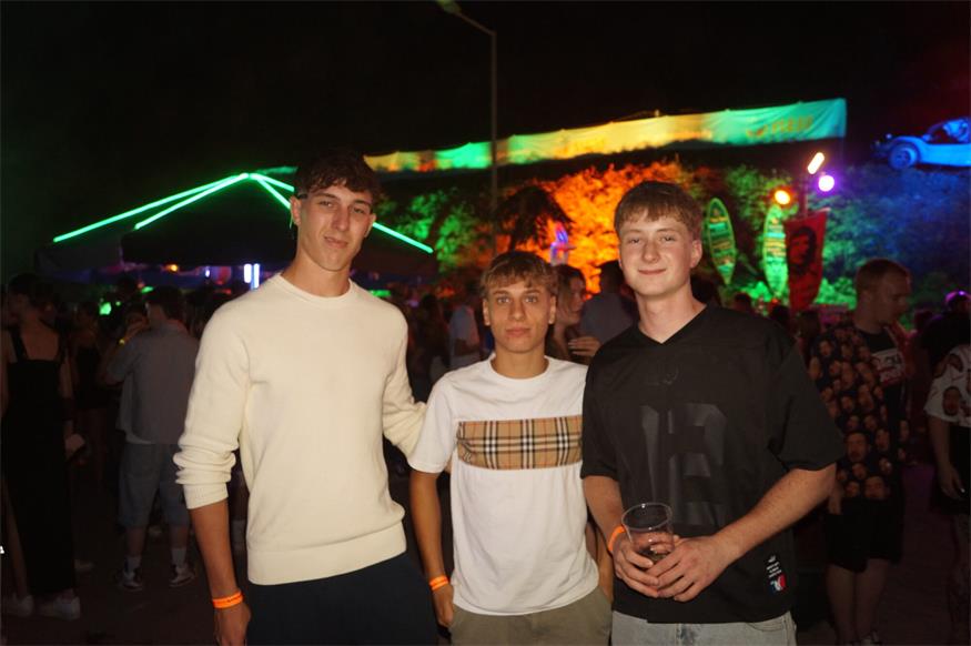 SLESS Beachparty bot Partystimmung pur