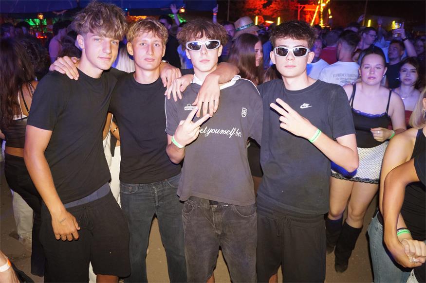 SLESS Beachparty bot Partystimmung pur