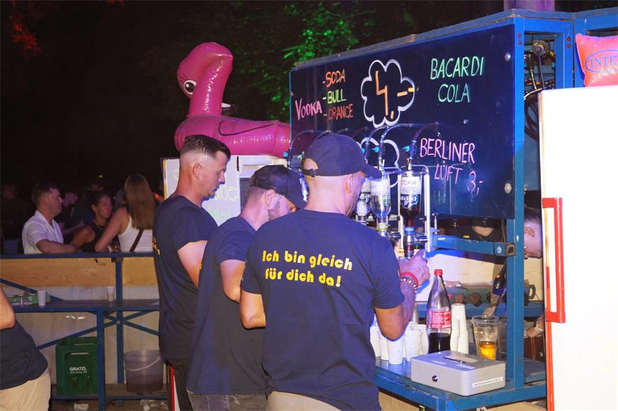SLESS Beachparty bot Partystimmung pur