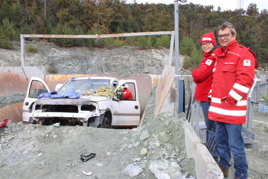 Verschüttete Personen und Fahrzeuge im Pilgersdorfer Steinbruch