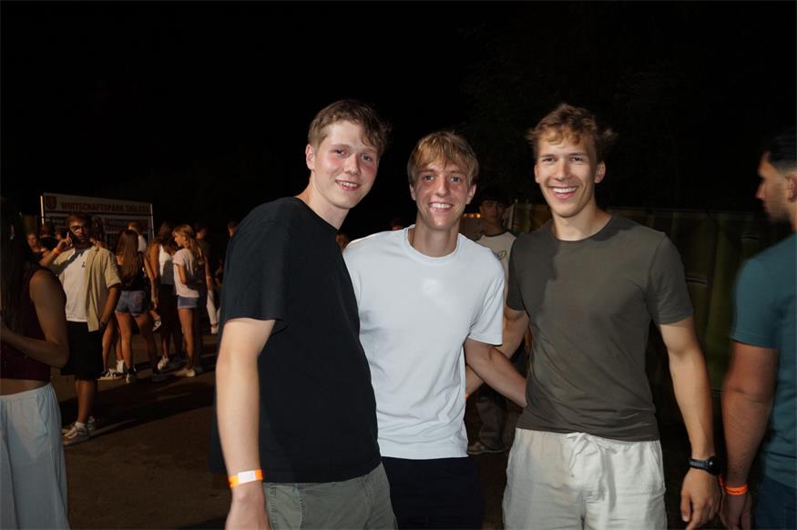 SLESS Beachparty bot Partystimmung pur