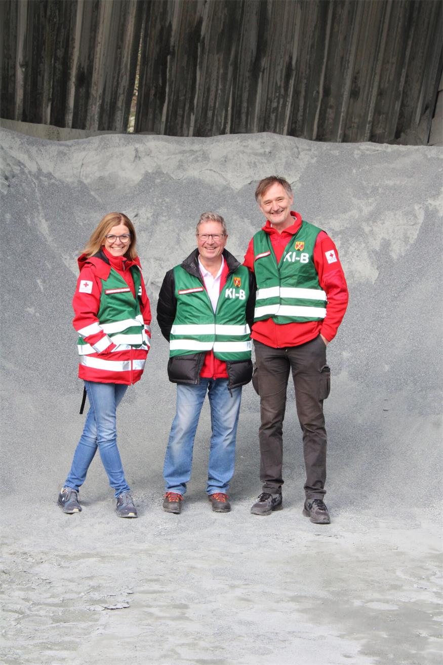 Verschüttete Personen und Fahrzeuge im Pilgersdorfer Steinbruch