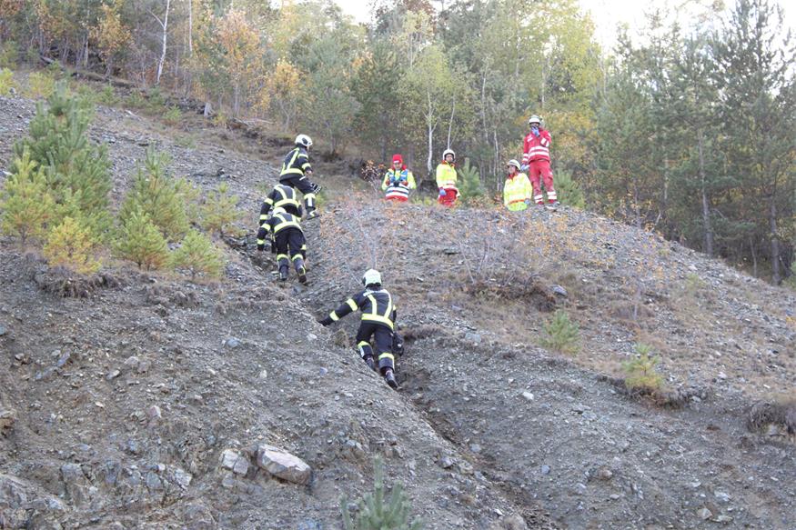 Verschüttete Personen und Fahrzeuge im Pilgersdorfer Steinbruch