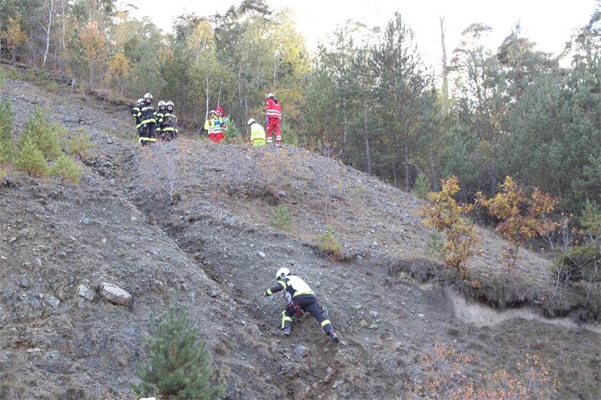 Verschüttete Personen und Fahrzeuge im Pilgersdorfer Steinbruch