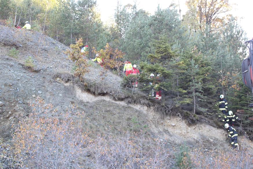 Verschüttete Personen und Fahrzeuge im Pilgersdorfer Steinbruch