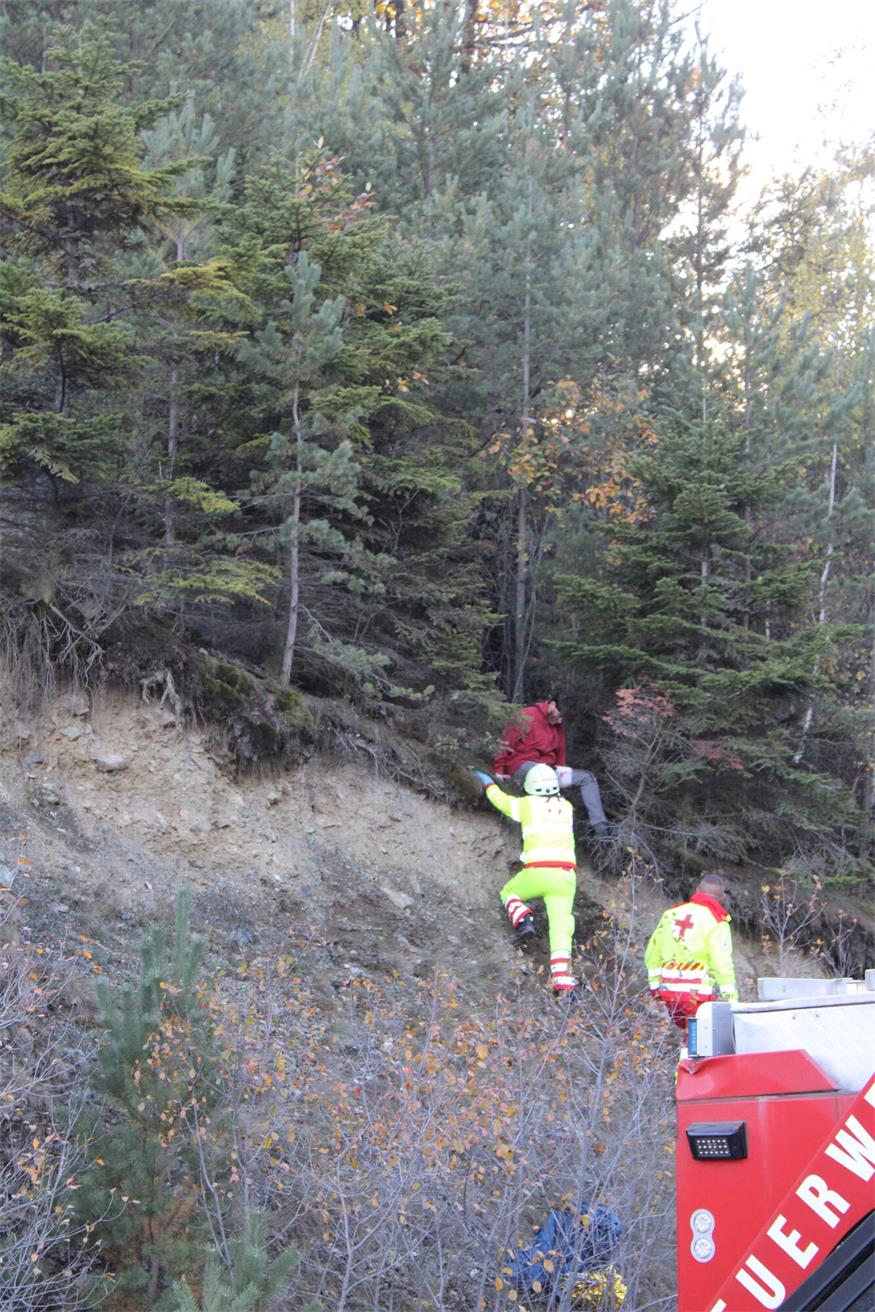 Verschüttete Personen und Fahrzeuge im Pilgersdorfer Steinbruch