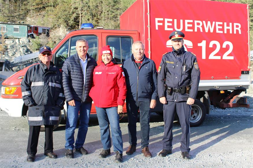 Verschüttete Personen und Fahrzeuge im Pilgersdorfer Steinbruch