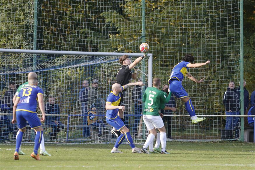 Halbturn rang Pama im Derby mit 2:0 nieder