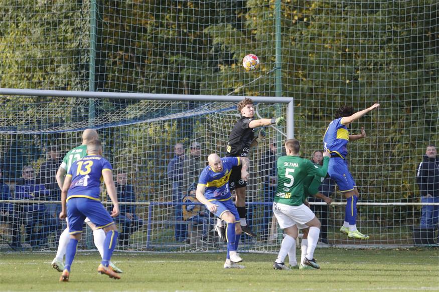 Halbturn rang Pama im Derby mit 2:0 nieder