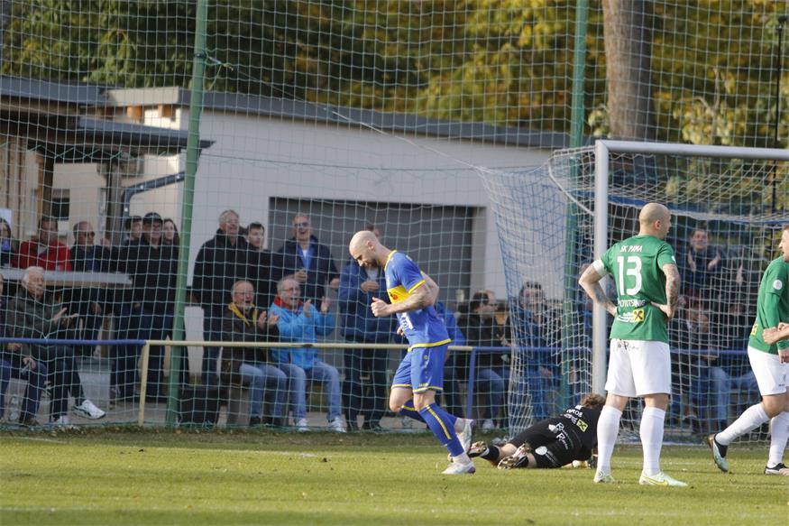 Halbturn rang Pama im Derby mit 2:0 nieder