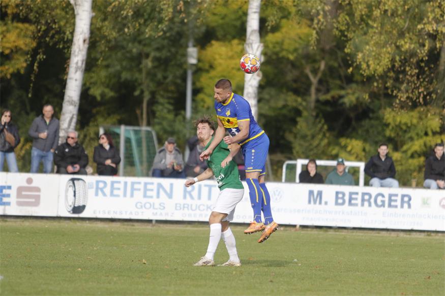 Halbturn rang Pama im Derby mit 2:0 nieder