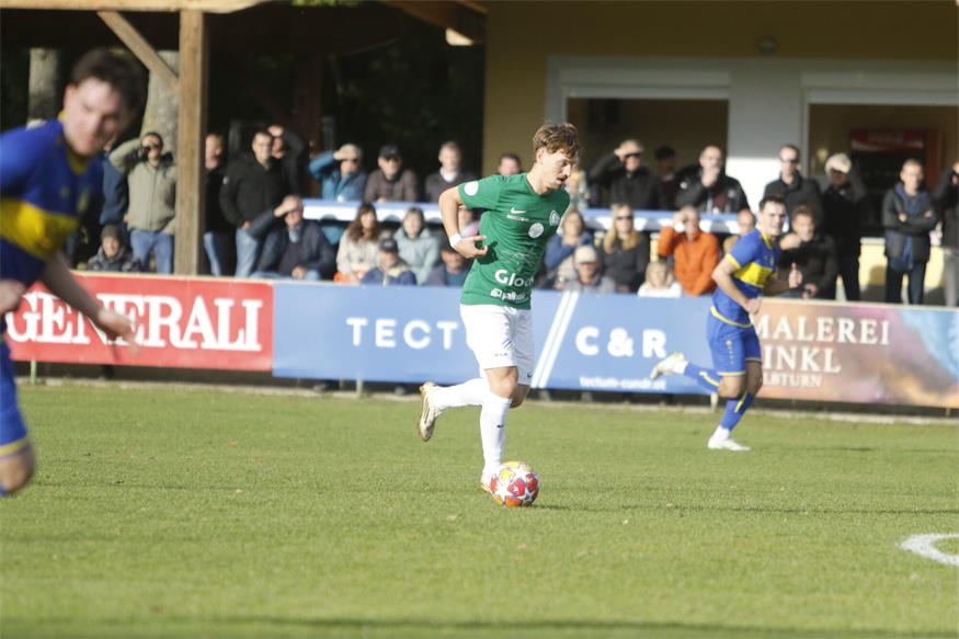 Halbturn rang Pama im Derby mit 2:0 nieder