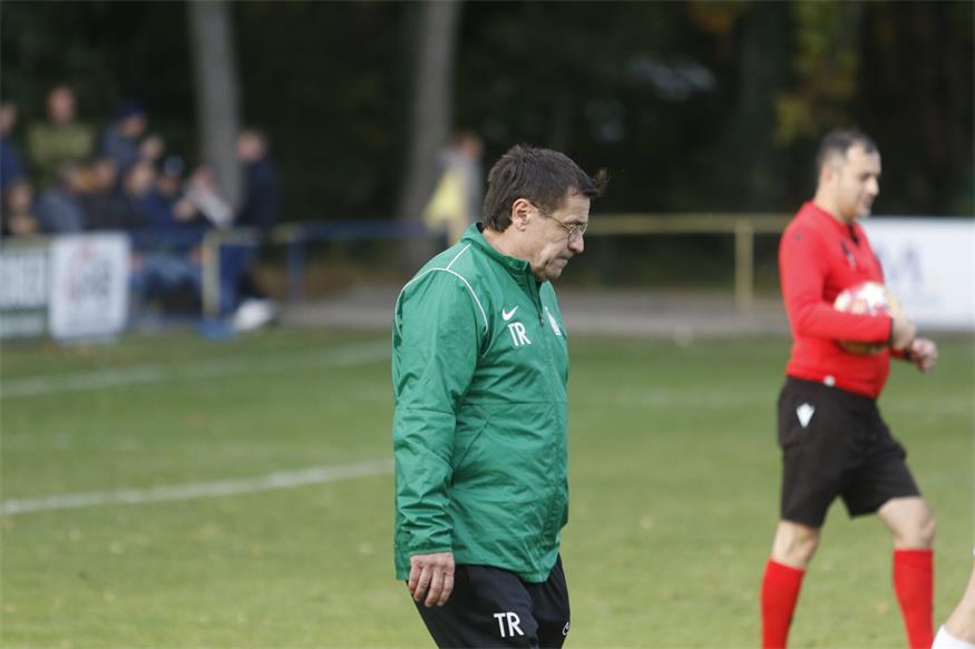 Halbturn rang Pama im Derby mit 2:0 nieder