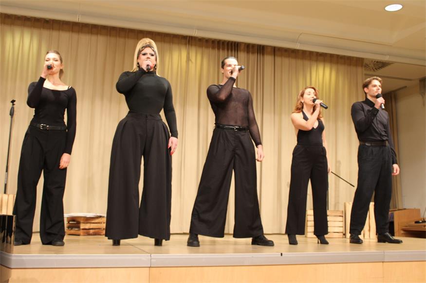 Standing Ovations für „gscheit gspüte“ Uraufführung in Oberpullendorf