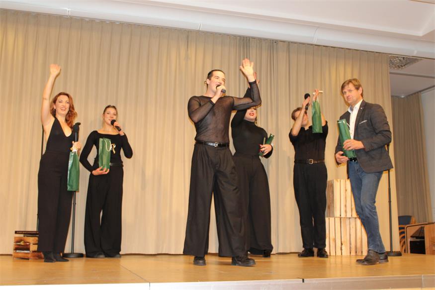Standing Ovations für „gscheit gspüte“ Uraufführung in Oberpullendorf