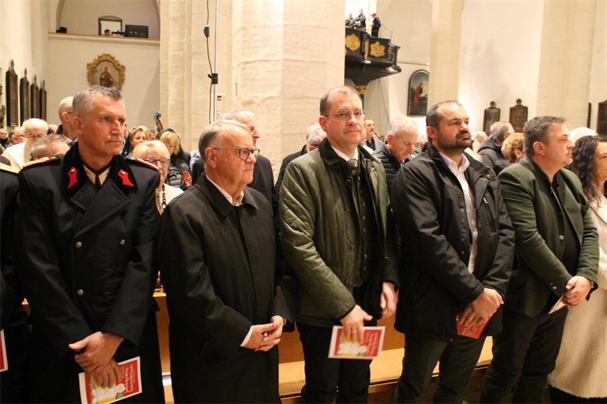 Nach der Martini-Messe wurden 300 Kipferl geteilt