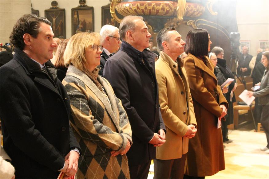 Nach der Martini-Messe wurden 300 Kipferl geteilt
