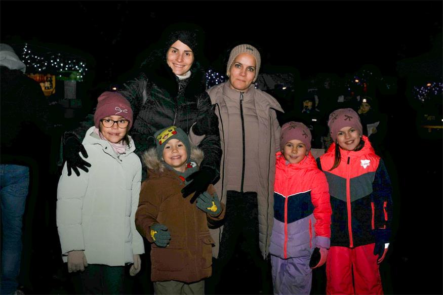 Adventdorf Parndorf startet mit Musik, Lichterglanz und erstem Schnee