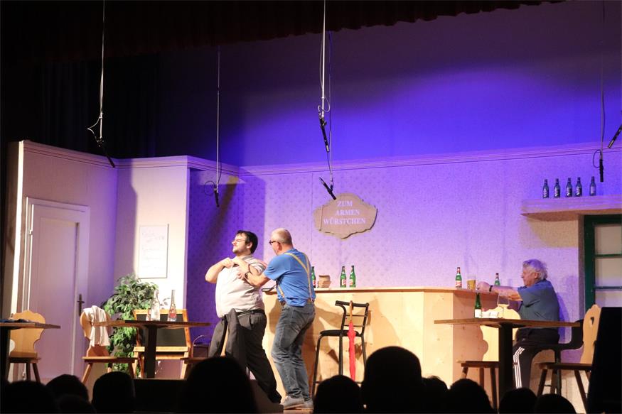 Theater in Neudörfl: Premiere strapazierte gehörig die Lachmuskeln