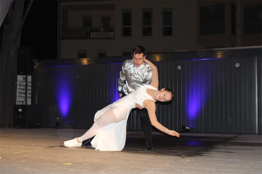 Mit Schwung, Charme und Schneeflocken in den Advent in Oberpullendorf