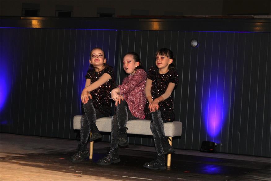 Mit Schwung, Charme und Schneeflocken in den Advent in Oberpullendorf