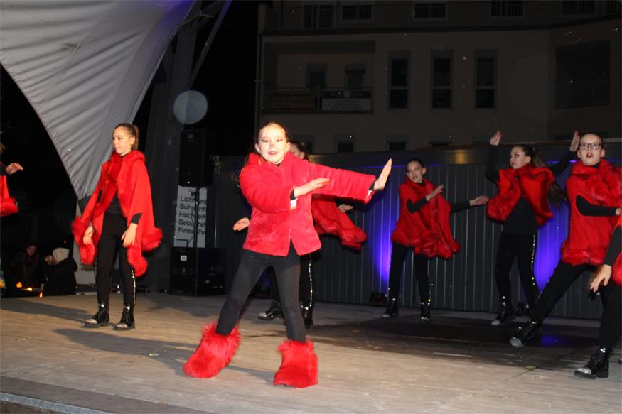 Mit Schwung, Charme und Schneeflocken in den Advent in Oberpullendorf