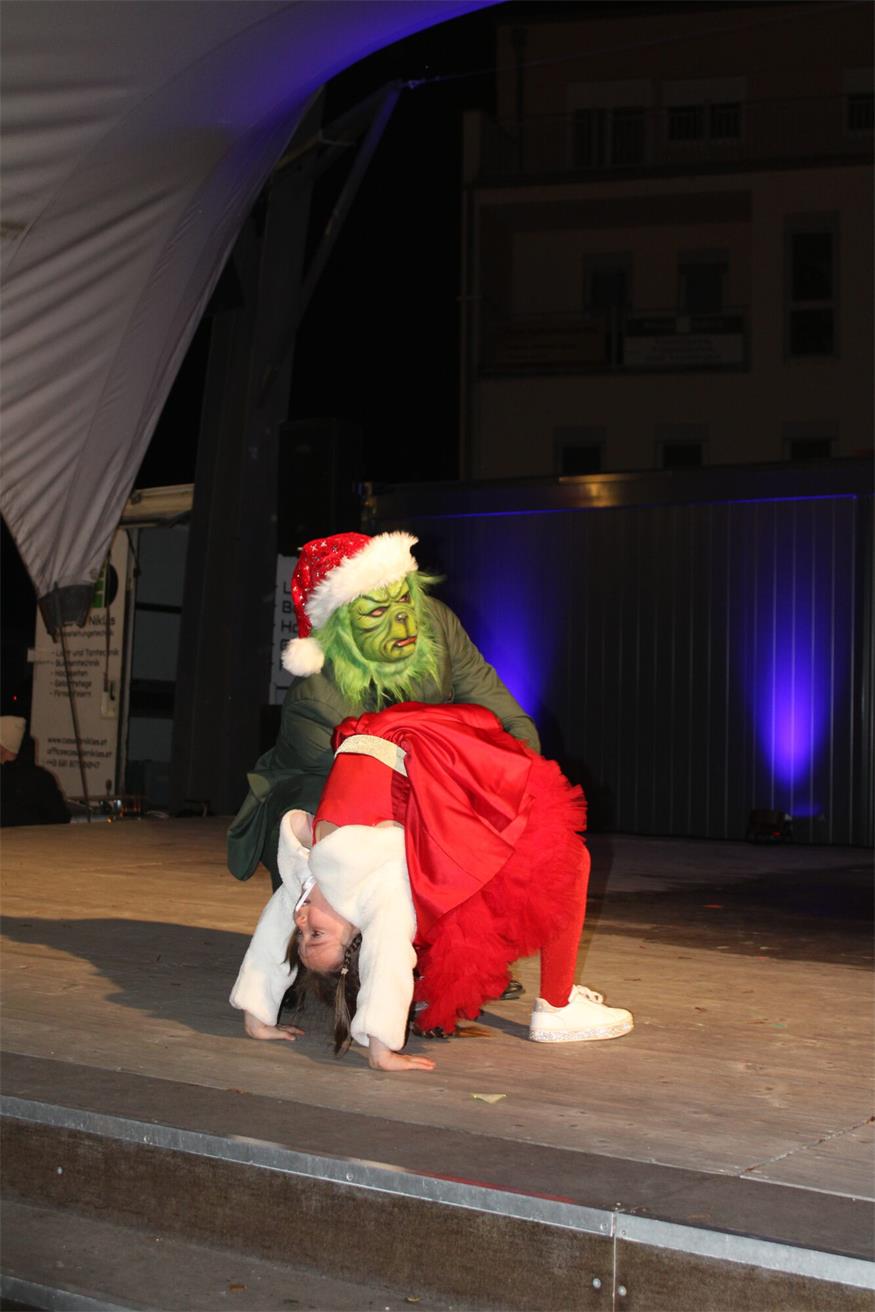 Mit Schwung, Charme und Schneeflocken in den Advent in Oberpullendorf