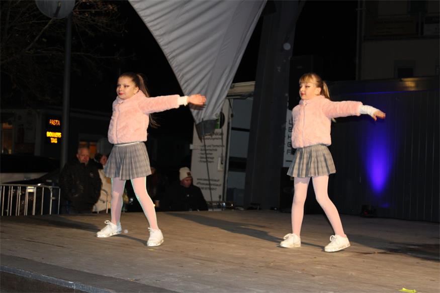 Mit Schwung, Charme und Schneeflocken in den Advent in Oberpullendorf