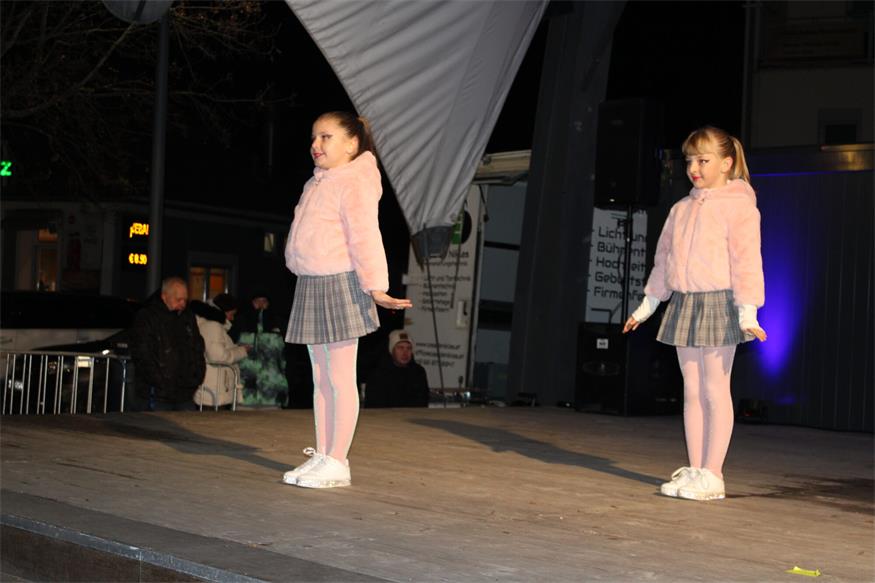 Mit Schwung, Charme und Schneeflocken in den Advent in Oberpullendorf