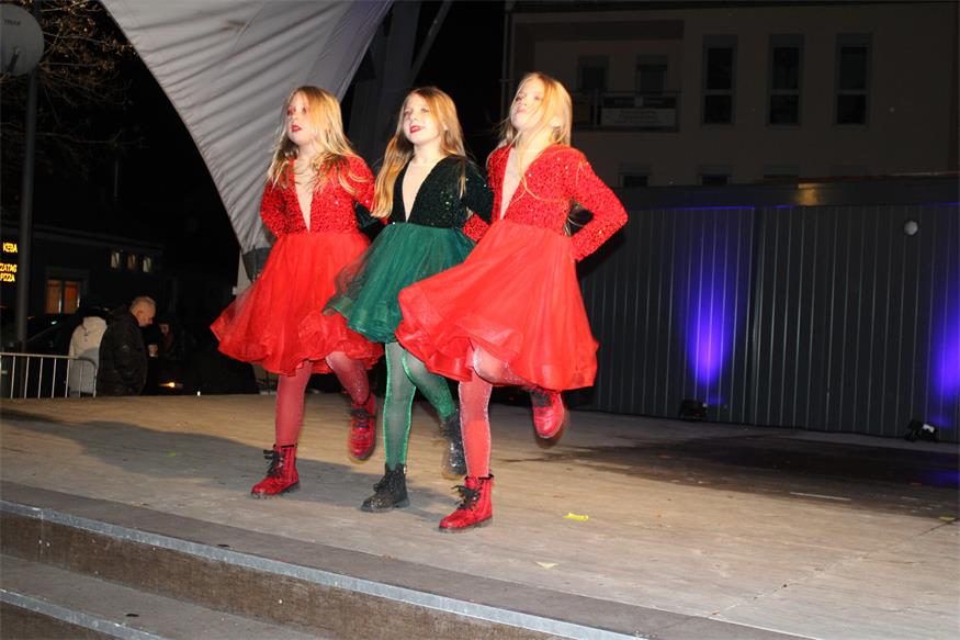 Mit Schwung, Charme und Schneeflocken in den Advent in Oberpullendorf
