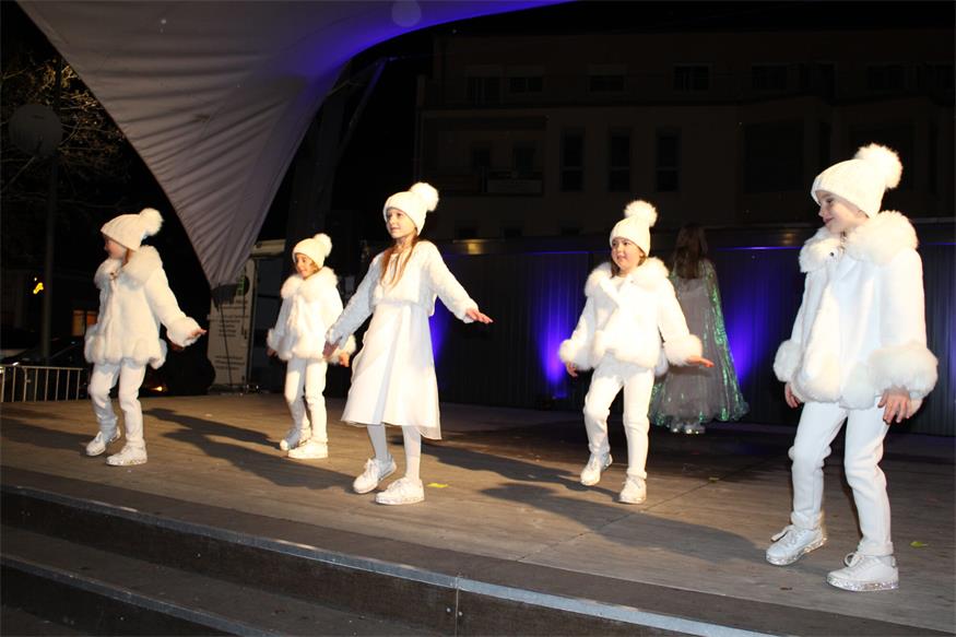 Mit Schwung, Charme und Schneeflocken in den Advent in Oberpullendorf