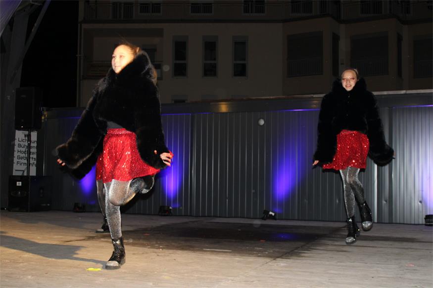 Mit Schwung, Charme und Schneeflocken in den Advent in Oberpullendorf