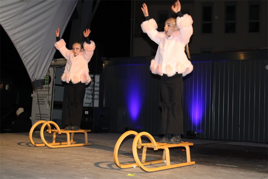 Mit Schwung, Charme und Schneeflocken in den Advent in Oberpullendorf