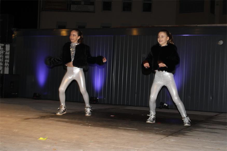 Mit Schwung, Charme und Schneeflocken in den Advent in Oberpullendorf