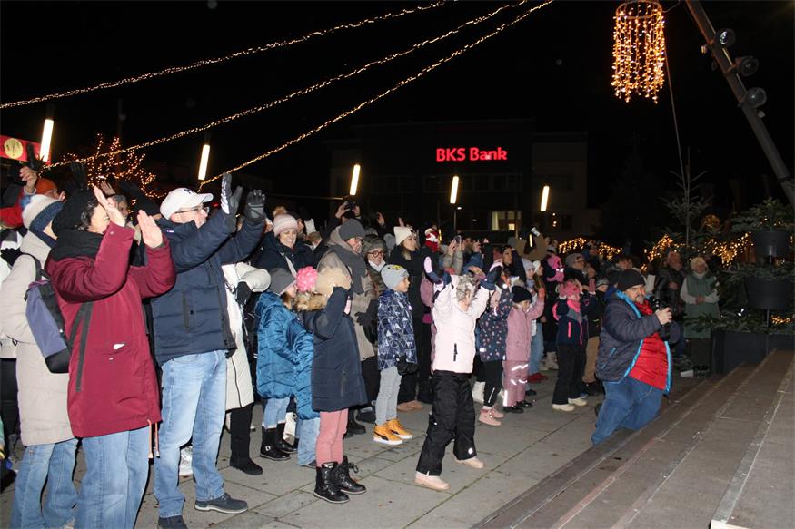 Mit Schwung, Charme und Schneeflocken in den Advent in Oberpullendorf