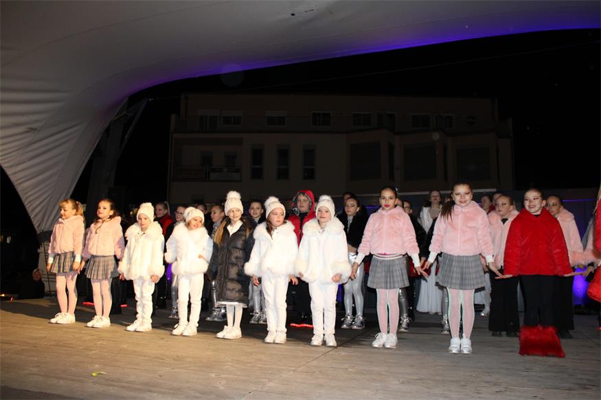 Mit Schwung, Charme und Schneeflocken in den Advent in Oberpullendorf
