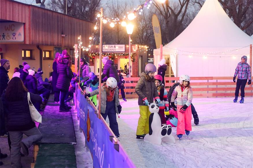 Podersdorf: Eislaufvergnügen und Perchtenlauf