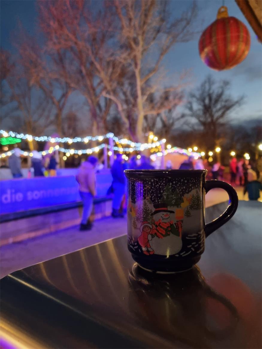 Podersdorf: Eislaufvergnügen und Perchtenlauf